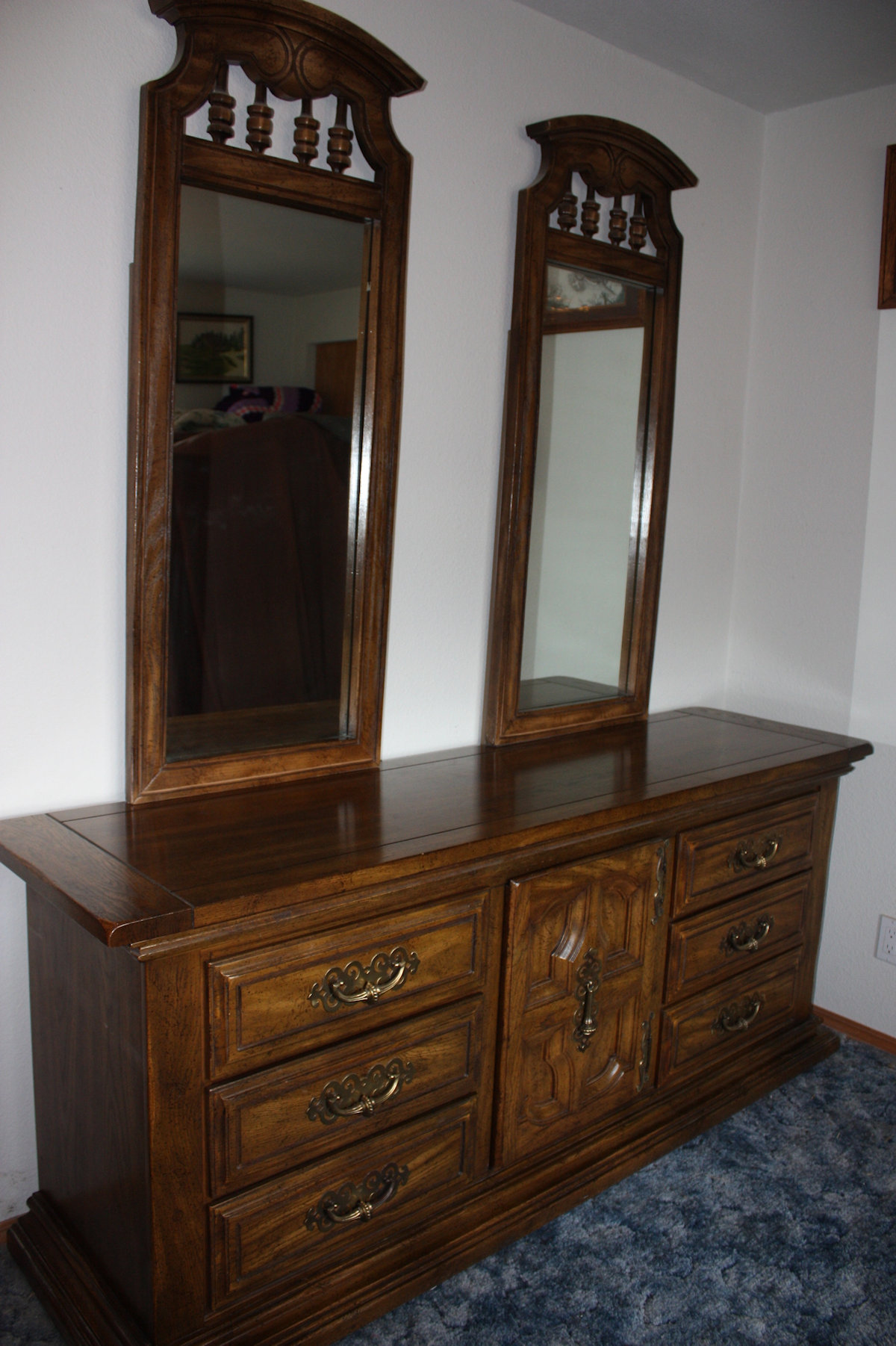 Dresser w/ Mirrors